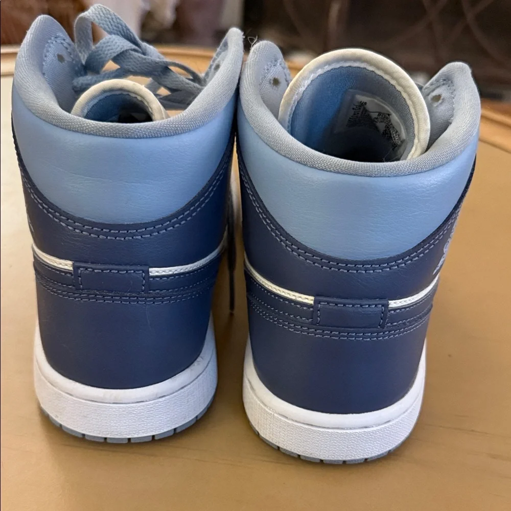 Women’s Nike Air Jordan 1 Mid White Diffused Blue - Size 8 - Picture 5 of 9